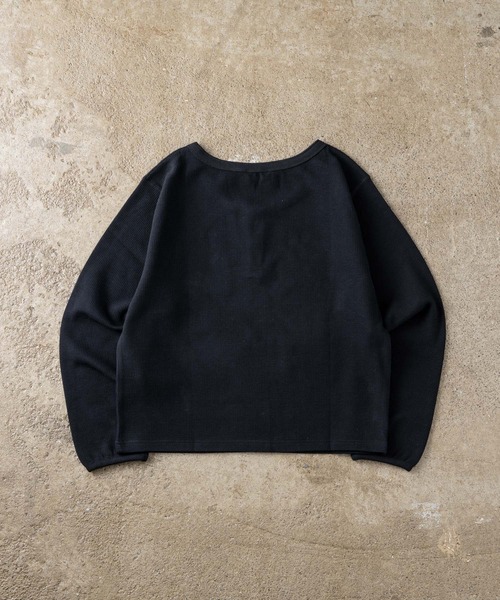 ADAMASTE（アダマスト）の「waffle henry neck t-shirt - ワッフルヘンリーネックT【短丈】（Tシャツ/カットソー・メンズ・ホワイト/ブラック・MEDIUM/LARGE）」の16枚目の写真