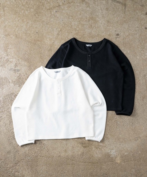 ADAMASTE（アダマスト）の「waffle henry neck t-shirt - ワッフルヘンリーネックT【短丈】（Tシャツ/カットソー・メンズ・ホワイト/ブラック・MEDIUM/LARGE）」の18枚目の写真