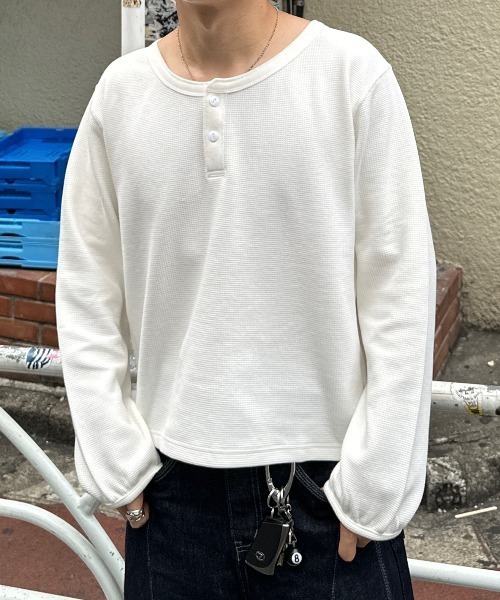 ADAMASTE（アダマスト）の「waffle henry neck t-shirt - ワッフルヘンリーネックT【短丈】（Tシャツ/カットソー・メンズ・ホワイト/ブラック・MEDIUM/LARGE）」の20枚目の写真