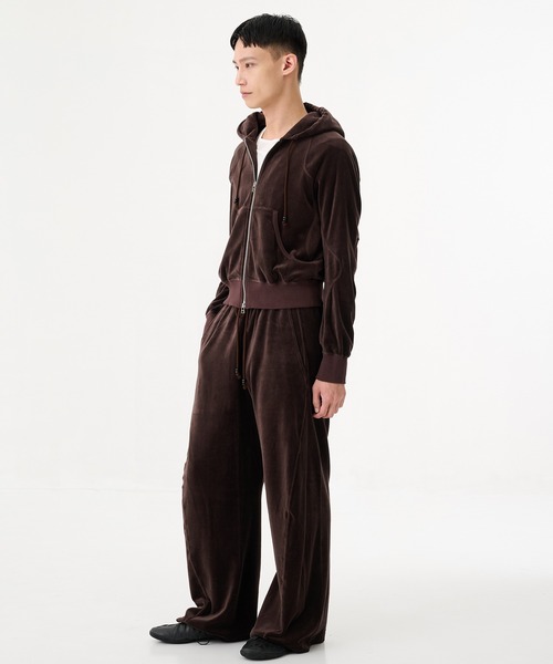 NVRFRGT(ネヴァーフォーゲット)の「【NVRFRGT】VELOUR 3D TWISTED LOUNGE PANTS(その他パンツ・メンズ・ブラウン・1/2)」の3枚目の写真