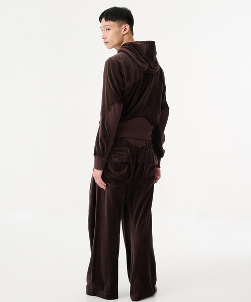 NVRFRGT(ネヴァーフォーゲット)の「【NVRFRGT】VELOUR 3D TWISTED LOUNGE PANTS(その他パンツ・メンズ・ブラウン・1/2)」の4枚目の写真