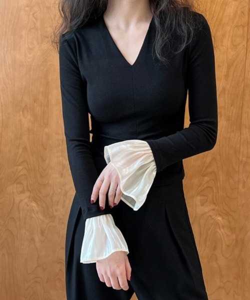 セール】V ネック ベーシックトップス フレアカフス（Tシャツ