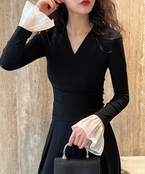 V ネック ベーシックトップス フレアカフス（Tシャツ/カットソー