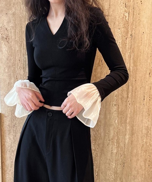 V ネック ベーシックトップス フレアカフス（Tシャツ/カットソー