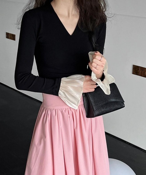 ゆ*☆様 イデアルーチェ　ブラック Vネック パフスリーブ トップス ゆ*☆様 イデアルーチェ ブラック Vネック パフスリーブ トップス