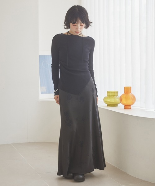 LAULEN（ローレン）の「satin flower pattern long skirt /サテンフラワープリントロングスカート（スカート・レディース・ブラウン/ブラック・M/S）」の5枚目の写真
