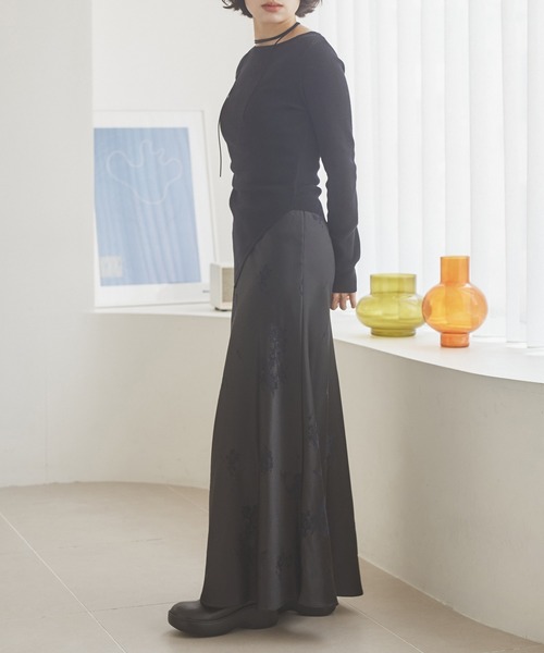 LAULEN（ローレン）の「satin flower pattern long skirt /サテンフラワープリントロングスカート（スカート・レディース・ブラウン/ブラック・M/S）」の6枚目の写真