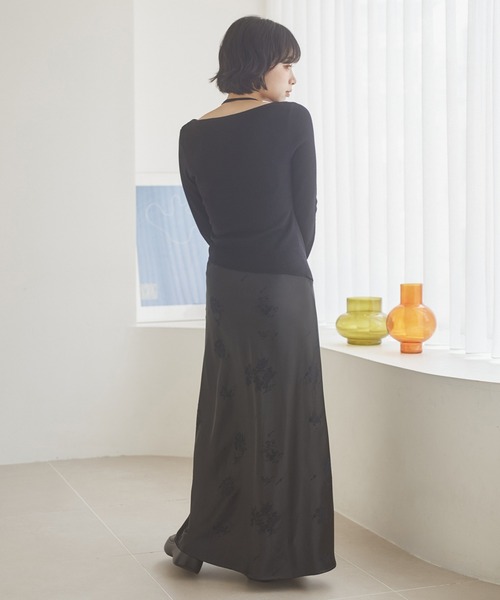 LAULEN（ローレン）の「satin flower pattern long skirt /サテンフラワープリントロングスカート（スカート・レディース・ブラウン/ブラック・M/S）」の8枚目の写真