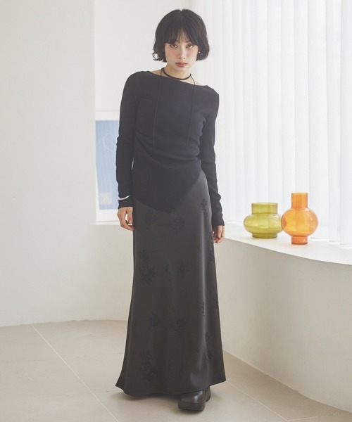 LAULEN（ローレン）の「satin flower pattern long skirt /サテンフラワープリントロングスカート（スカート・レディース・ブラウン/ブラック・M/S）」の9枚目の写真