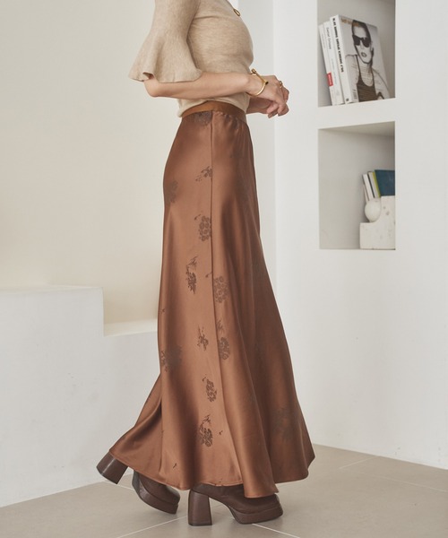 LAULEN（ローレン）の「satin flower pattern long skirt /サテンフラワープリントロングスカート（スカート・レディース・ブラウン/ブラック・M/S）」の12枚目の写真