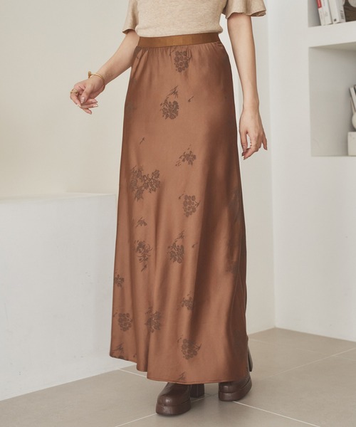 LAULEN（ローレン）の「satin flower pattern long skirt /サテンフラワープリントロングスカート（スカート・レディース・ブラウン/ブラック・M/S）」の13枚目の写真