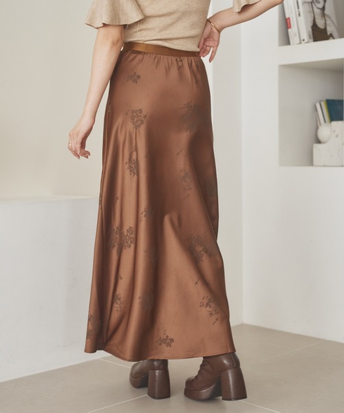 LAULEN（ローレン）の「satin flower pattern long skirt /サテンフラワープリントロングスカート（スカート・レディース・ブラウン/ブラック・M/S）」の16枚目の写真