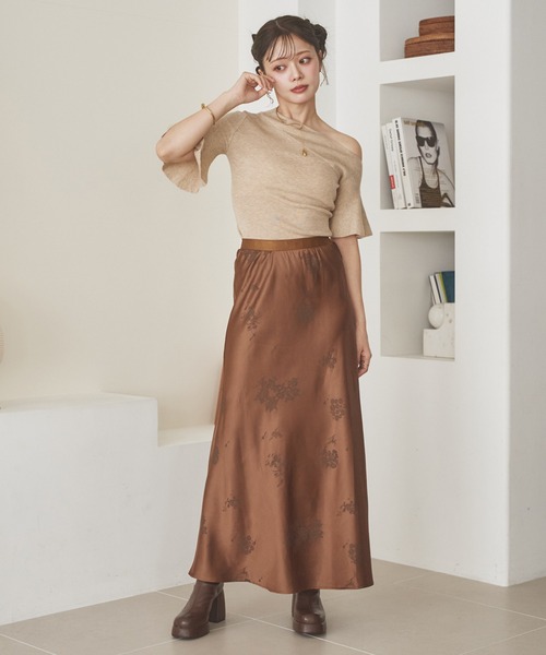 LAULEN（ローレン）の「satin flower pattern long skirt /サテンフラワープリントロングスカート（スカート・レディース・ブラウン/ブラック・M/S）」の18枚目の写真