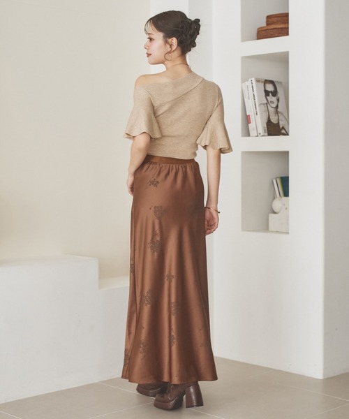 LAULEN（ローレン）の「satin flower pattern long skirt /サテンフラワープリントロングスカート（スカート・レディース・ブラウン/ブラック・M/S）」の19枚目の写真