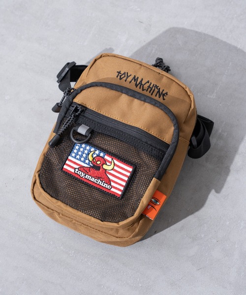 JUGLANS(ユグランス)の「【TOYMACHINE】QUICK SHOULDER BAG(ショルダーバッグ・メンズ・ライトブラウン/ブラック系その他・FREE)」の1枚目の写真