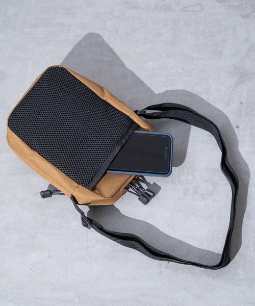 JUGLANS(ユグランス)の「【TOYMACHINE】QUICK SHOULDER BAG(ショルダーバッグ・メンズ・ライトブラウン/ブラック系その他・FREE)」の7枚目の写真