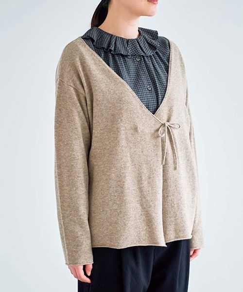 HAU(ハウ)の「カシュクールニットlamb(カーディガン/ボレロ・レディース・ベージュ/ネイビー/ブラウン・MEDIUM)」の2枚目の写真