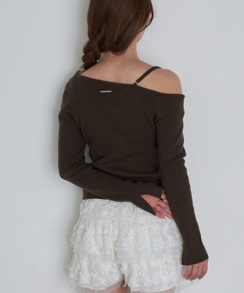 RAY CASSIN（レイカズン）の「ワンショル前あきリブニット（ニット/セーター・レディース・アイボリー/ブラック/グレー/ブラウン系その他2・FREE）」の4枚目の写真