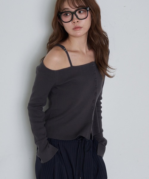 RAY CASSIN（レイカズン）の「ワンショル前あきリブニット（ニット/セーター・レディース・アイボリー/ブラック/グレー/ブラウン系その他2・FREE）」の9枚目の写真