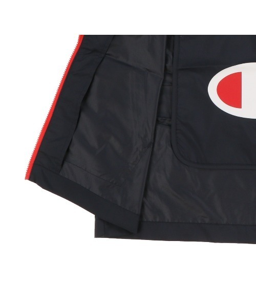Champion（チャンピオン）の「チャンピオン  チャンピオン ウインドジャケット_Champion POCKETABLE JACKET（ナイロンジャケット・キッズ・ブラック/ネイビー・120cm/130cm/140cm/150cm/160cm）」の6枚目の写真