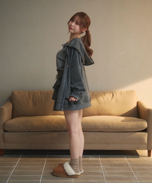 TITTY&CO.(ティティーアンドコー)の「ラメスウェットセットアップ(セットアップ・レディース・ブラック/グレー・FREE)」の13枚目の写真