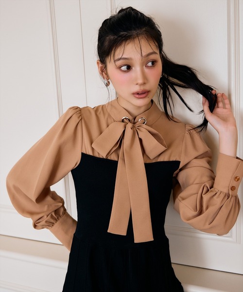 AND COUTURE(アンドクチュール)の「ボウタイ×ニットドッキングワンピース(ワンピース・レディース・ブラック/ダークブラウン・FREE)」の7枚目の写真