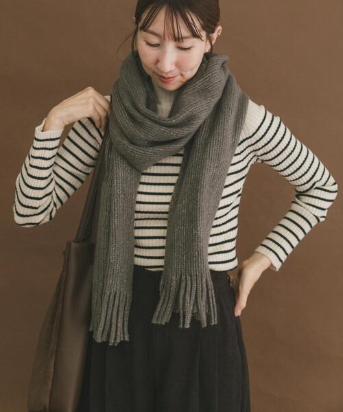 ITEMS URBANRESEARCH（アイテムズ アーバンリサーチ）の「グリッターソフトラッセルストール（マフラー・レディース・ラベンダー/チャコールグレー/アイボリー・-）」の10枚目の写真