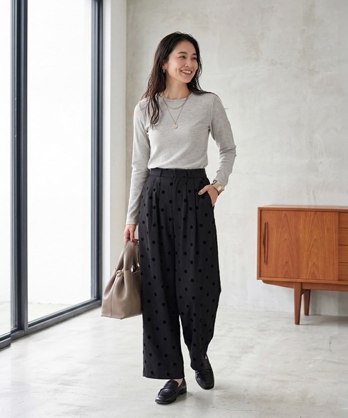 STYLE DELI(スタイルデリ)の「中太リブBASIC長袖カットソートップス(Tシャツ/カットソー・レディース・ホワイト/ブラック/ライトグレー/ネイビー・MEDIUM)」の5枚目の写真
