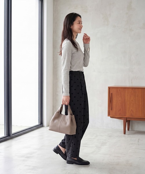 STYLE DELI(スタイルデリ)の「中太リブBASIC長袖カットソートップス(Tシャツ/カットソー・レディース・ホワイト/ブラック/ライトグレー/ネイビー・MEDIUM)」の9枚目の写真