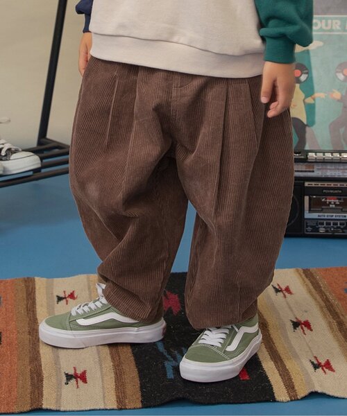 BREEZE（ブリーズ）の「バルーンタックコーデュロイパンツ_ジュニア対応（その他パンツ・キッズ・チャコール/ブラウン/ピンク/サックスブルー・80/90/100/110/120/130/140/150）」の3枚目の写真