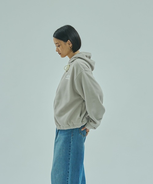 UMBRO(アンブロ)の「(UMBRO × ROSE BUD)ZIP-UP FLEECE HOODIE(パーカー・レディース・ベージュ/ネイビー・ONE SIZE)」の4枚目の写真