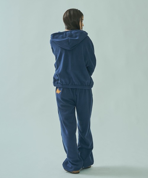 UMBRO(アンブロ)の「(UMBRO × ROSE BUD)ZIP-UP FLEECE HOODIE(パーカー・レディース・ベージュ/ネイビー・ONE SIZE)」の16枚目の写真