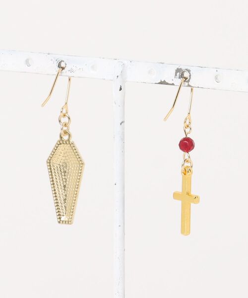 VIBGYOR(ヴィブジョー)の「【MUURABBTI】十字架の棺ピアス(MA)(ピアス(両耳用)・レディース・ゴールド・FREE)」の2枚目の写真