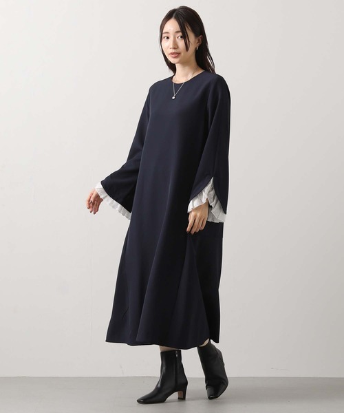Gready Brilliant(グレディブリリアン)の「クロス袖フレアワンピ(ワンピース・レディース・ネイビー/ブラック・38)」の12枚目の写真