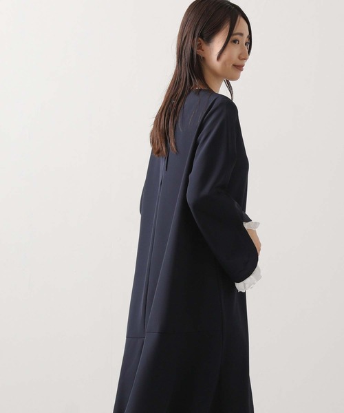 Gready Brilliant(グレディブリリアン)の「クロス袖フレアワンピ(ワンピース・レディース・ネイビー/ブラック・38)」の14枚目の写真