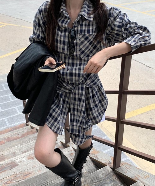 lulufa(ルルファ)の「ウエストマーク チェックシャツ ワンピース 長袖/韓国 Y2K ルーズシルエット(シャツワンピース・レディース・ブラウン/ブルー・FREE)」の2枚目の写真