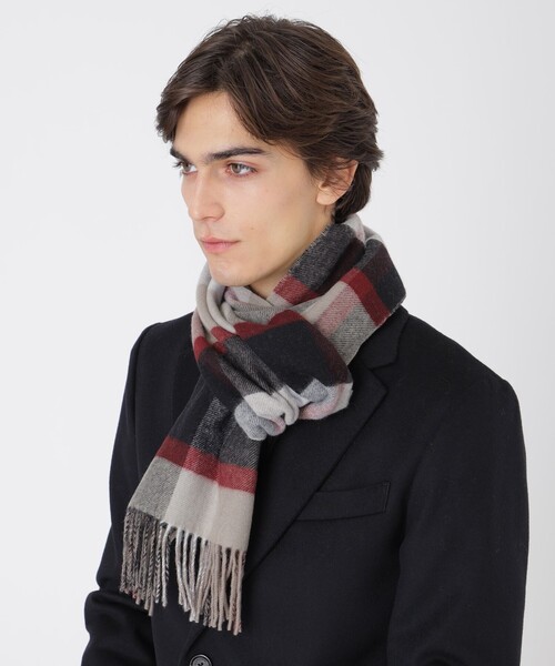 BLACK LABEL CRESTBRIDGE（ブラックレーベル・クレストブリッジ）の「クレストブリッジチェックリバーシブルマフラー（マフラー・メンズ・ベージュ系その他3/ブラック・FREE）」の2枚目の写真