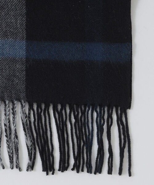 BLACK LABEL CRESTBRIDGE（ブラックレーベル・クレストブリッジ）の「クレストブリッジチェックリバーシブルマフラー（マフラー・メンズ・ベージュ系その他3/ブラック・FREE）」の9枚目の写真