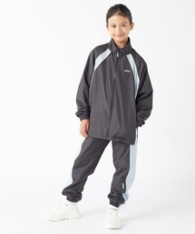 ウィンドブレーカー」に該当するブルー・ネイビー/青色系の