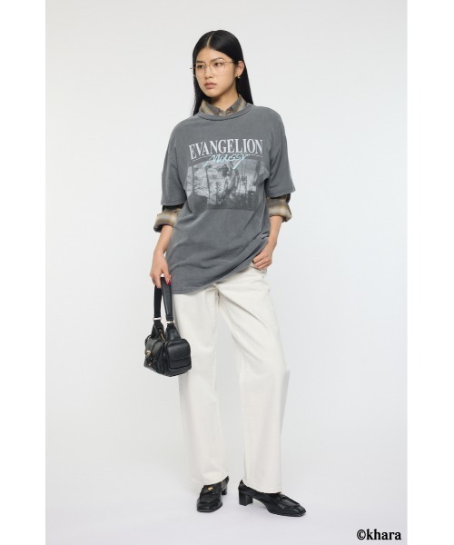 MOUSSY(マウジー)の「EVA GRAPHIC Tシャツ(Tシャツ/カットソー・レディース・ブラック/ホワイト・FREE)」の4枚目の写真