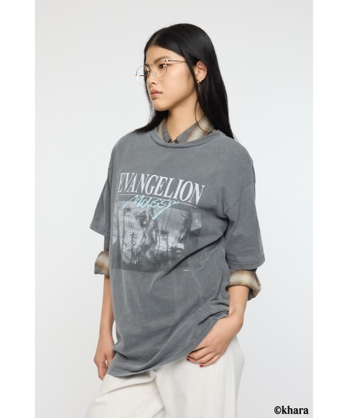MOUSSY(マウジー)の「EVA GRAPHIC Tシャツ(Tシャツ/カットソー・レディース・ブラック/ホワイト・FREE)」の6枚目の写真