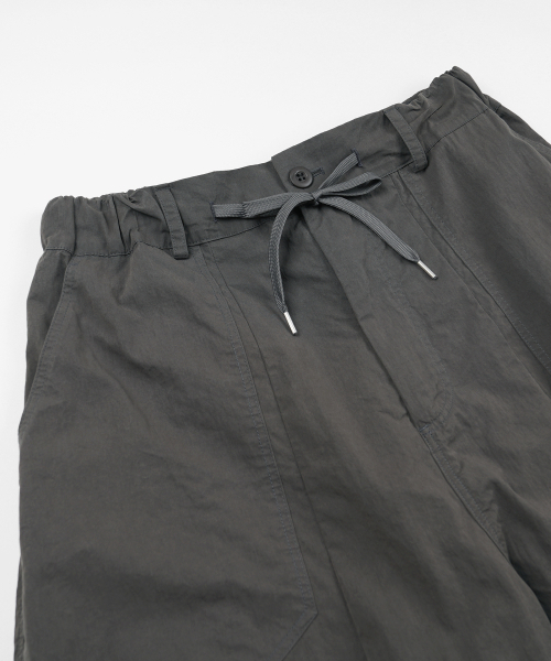 FRIZMWORKS(フリズムワークス)の「FOLD FATIGUE WIDE PANTS _ CHARCOAL(その他パンツ・メンズ・その他・SMALL/MEDIUM/LARGE/X-LARGE)」の3枚目の写真