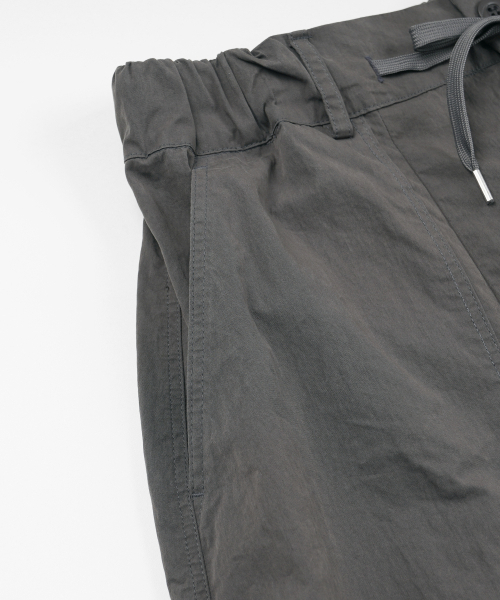 FRIZMWORKS(フリズムワークス)の「FOLD FATIGUE WIDE PANTS _ CHARCOAL(その他パンツ・メンズ・その他・SMALL/MEDIUM/LARGE/X-LARGE)」の4枚目の写真