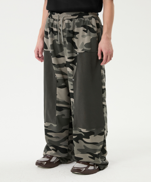 TRILLION(トリリオン)の「カモカーペンターワイドスウェットパンツ_グレー(スウェットパンツ・レディース・その他・MEDIUM/LARGE/X-LARGE)」の2枚目の写真