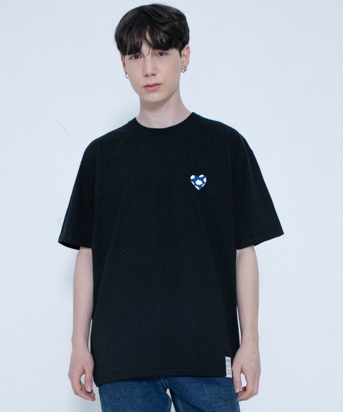 GRAVER（グレーバー）の「[ユニセックス]ブルーハートクラウドスマイル半袖Tシャツ_ブラック（Tシャツ/カットソー・レディース・ブラック・SMALL/MEDIUM/LARGE）」の3枚目の写真