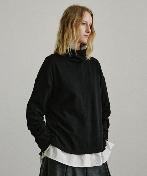 ARTID(アルティーダ)の「ルーズフィットラフハイネックTシャツ_BLACK(Tシャツ/カットソー・レディース・ブラック・FREE)」の2枚目の写真