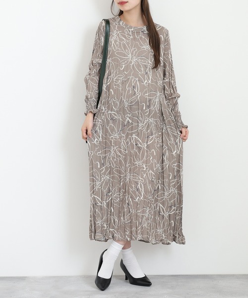 Anna Nicola（アンナニコラ）の「Anna Nicola クリンクル加工プリントワンピース（ワンピース・レディース・ブラック/ブルー/モカ・38）」の8枚目の写真