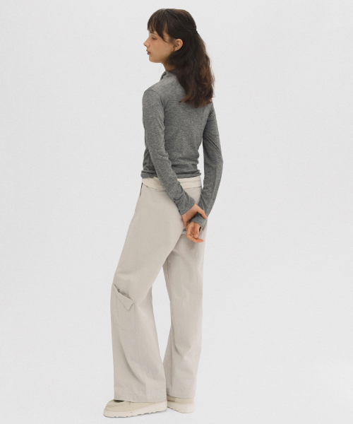 ANDNEEDS(アンドニーズ)の「Lio side pocket pants (light gray)(その他パンツ・レディース・その他・MEDIUM/SMALL)」の4枚目の写真