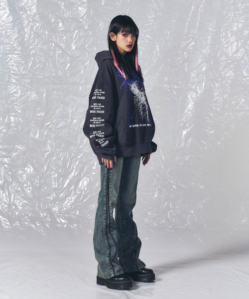 SCHISM INDUCING(スキズムインデューシング)の「MALEVOLENT HOODIE CHARCOAL(パーカー・レディース・その他・MEDIUM/LARGE)」の21枚目の写真