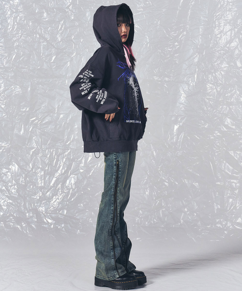 SCHISM INDUCING(スキズムインデューシング)の「MALEVOLENT HOODIE CHARCOAL(パーカー・レディース・その他・MEDIUM/LARGE)」の17枚目の写真
